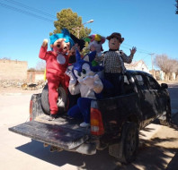 Personajes infantiles en el festejo